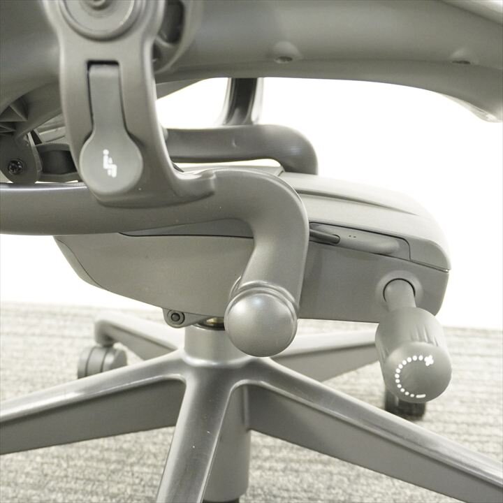 ハーマンミラー アーロンチェアー リマスタード フル装備 Ｂサイズ ハンガー付