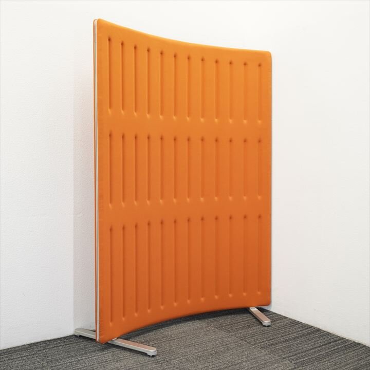 オカムラ マッフル フリースタンディングパネル Rパネル 可動脚 W1230 D540 H1700 オレンジ