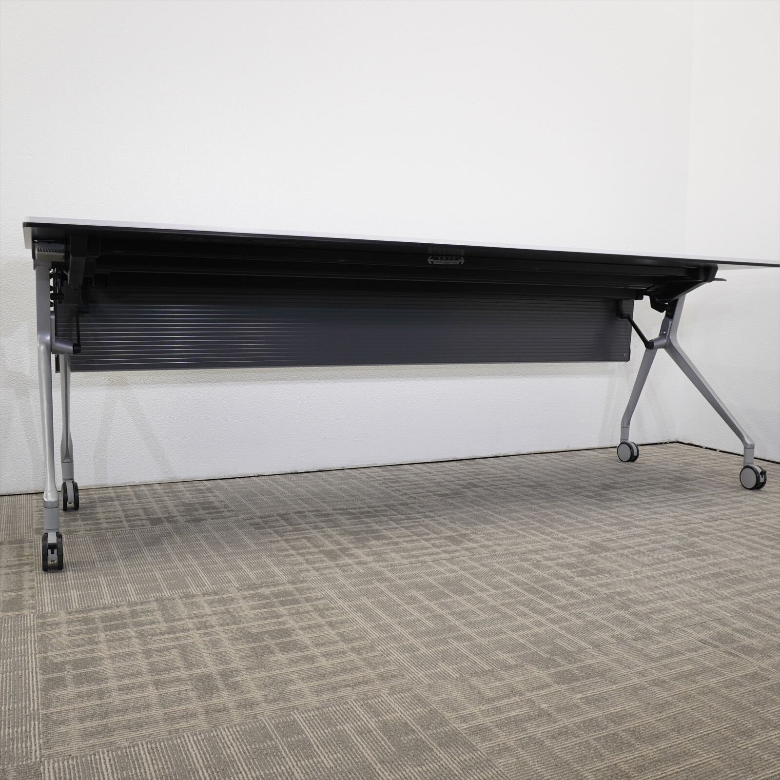 オカムラ インターアクトNT フラップテーブル 2160 幕板付 棚板無し 配線ダクト無し ホワイト