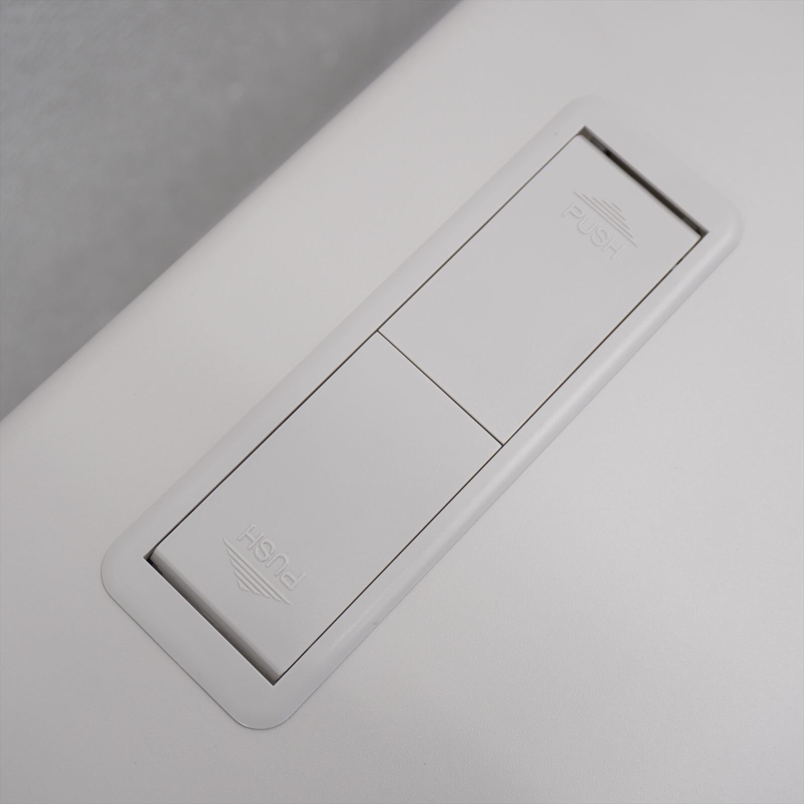 イトーキ ＣＺ 両袖机 147 H700 WE色