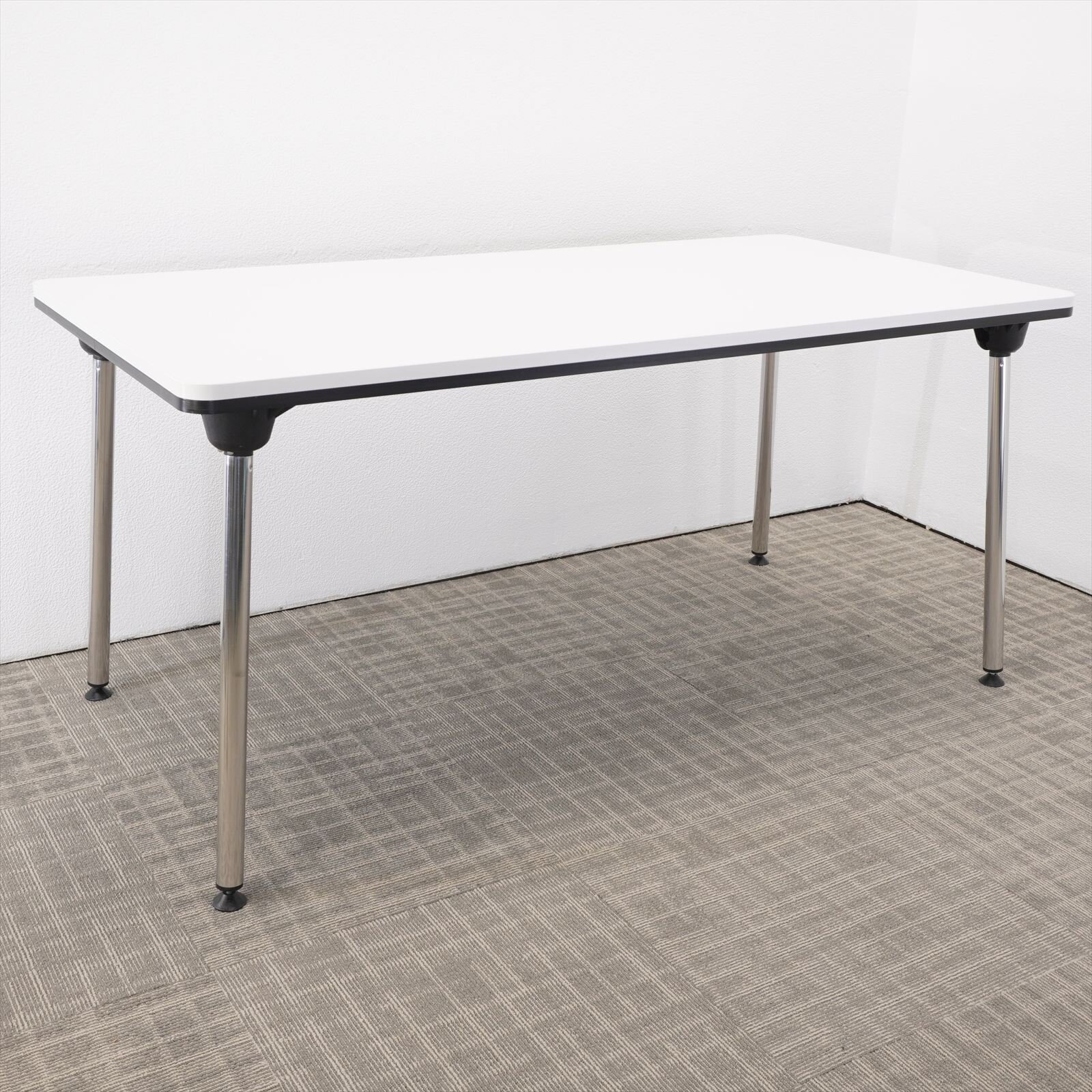 オカムラ WOGG 折りたたみテーブル 1575 H700 ホワイト