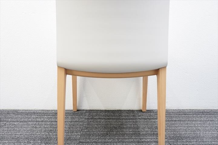 アンドリュー・ワールド フレックスチェア 木製脚 ホワイト