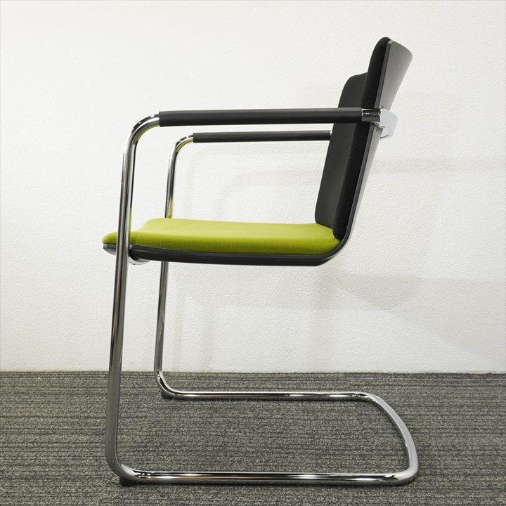 ウィルクハーン 180レンジネオス ミーティングチェアー グリーン/ブラック