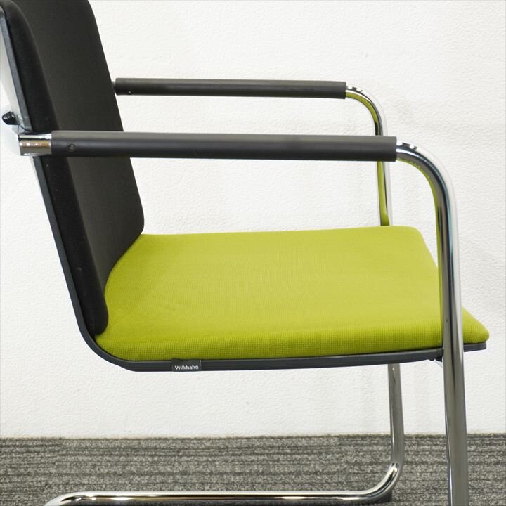 ウィルクハーン 180レンジネオス ミーティングチェアー グリーン/ブラック