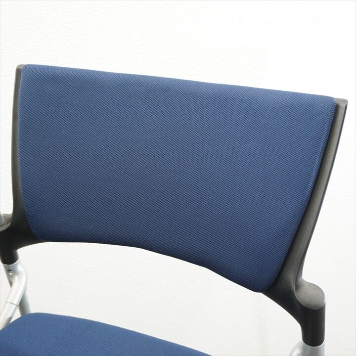 イトーキ マノス ミーティングチェア 背パッド付 メモ台付 ネイビーブルー ブラックシェル