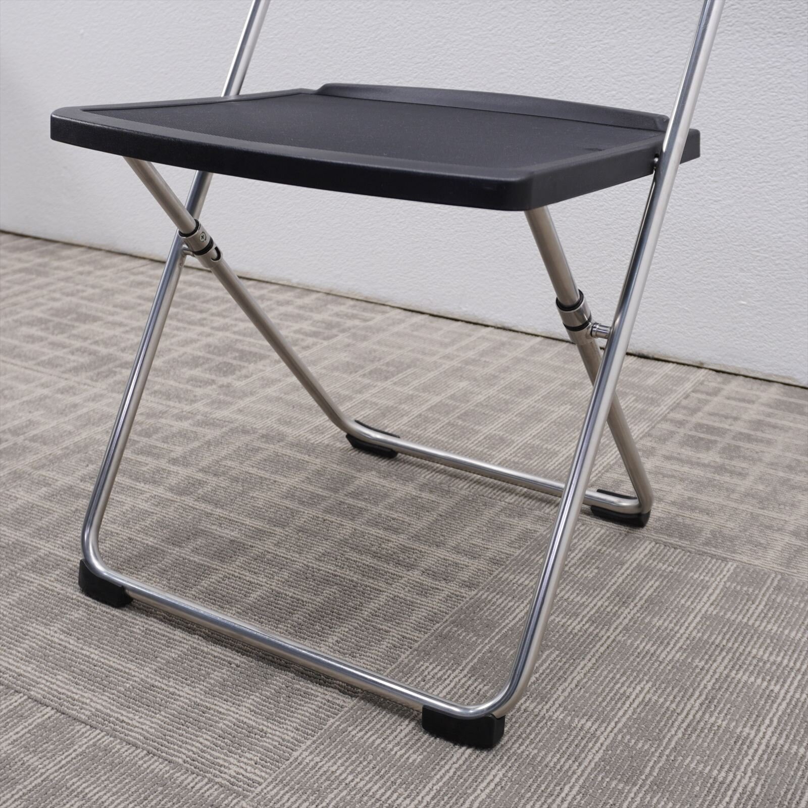 コクヨ パンタ 折畳椅子 ブラック 特価品