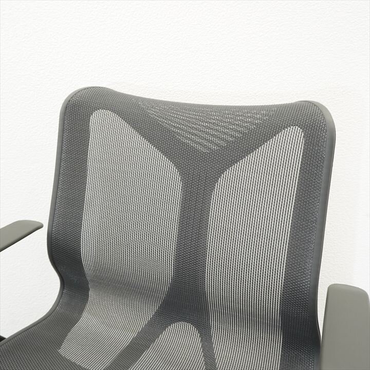 【新品／ハーマンミラー／2023年9月製造】ハーマンミラー コズムチェア 肘付 アジアチルト グラファイト