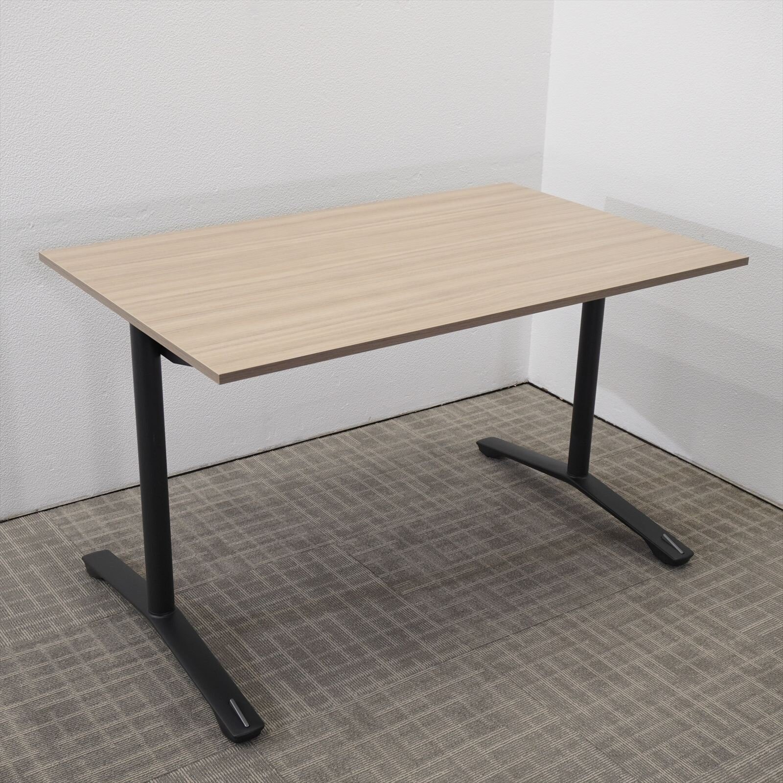 【2023年製】イトーキ ホバー ミーティングテーブル 1275 キャスター脚 アッシュドオークM