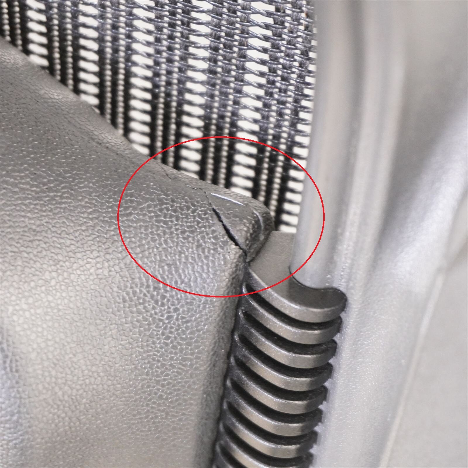 ハーマンミラー アーロンチェア 可動肘 ランバーサポート フル装備 Bサイズ グラファイト 特価品 (1)