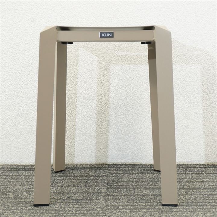 ジゼル KUN トライチューブスツール ベージュ