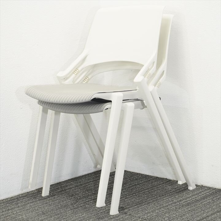 オカムラ アデッソ スタッキングチェア ホワイト×グレー 2脚セット