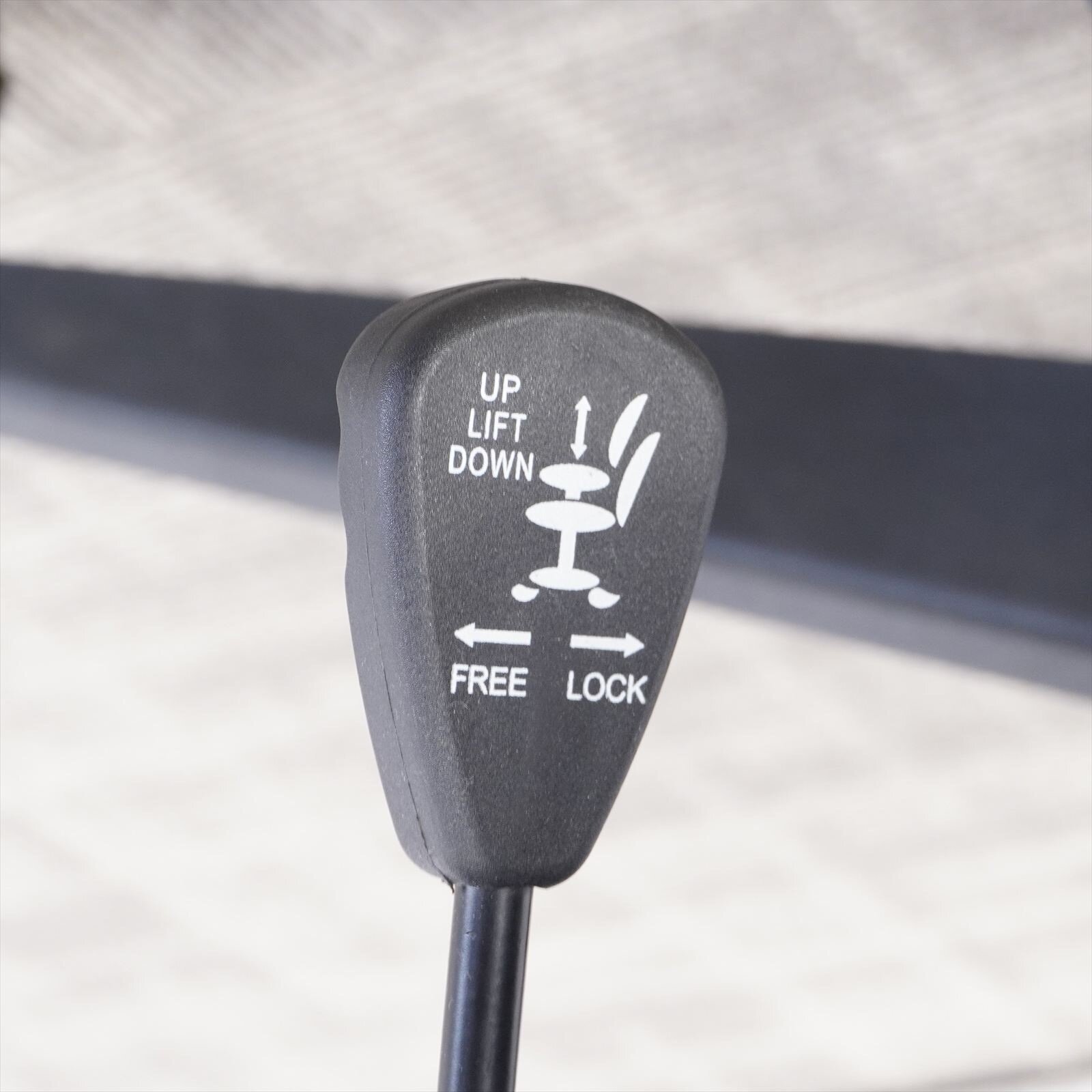 カグクロ ビジネスチェアSC シャトルチェア 固定肘 ブルー