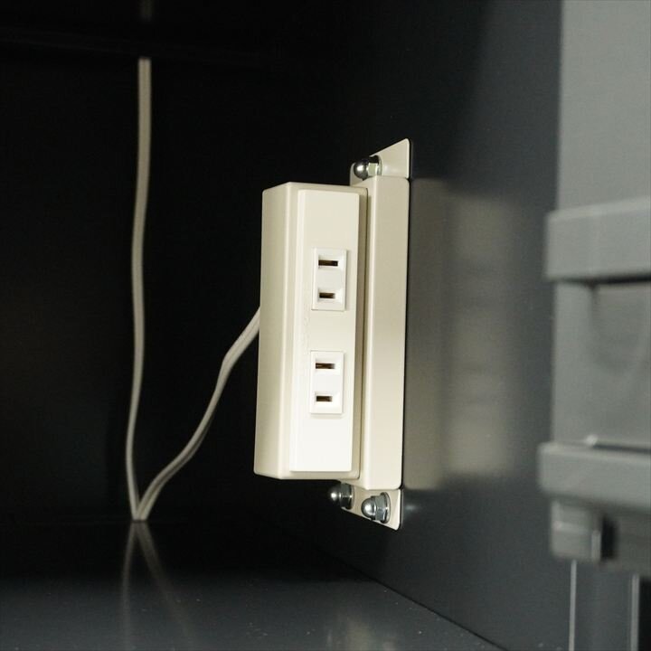 コクヨ エディア ダイヤル式6人用モバイルロッカー + ダイヤル式下段ラテラル書庫 投入口無し コンセント付 ダブルベース H1800 ブラック