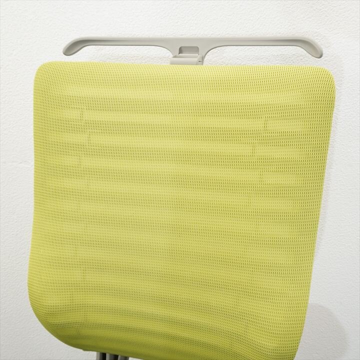 イトーキ エピオス ハイバック ハンガー付 ブライトモスグリーン/ブラック 脚 グレー