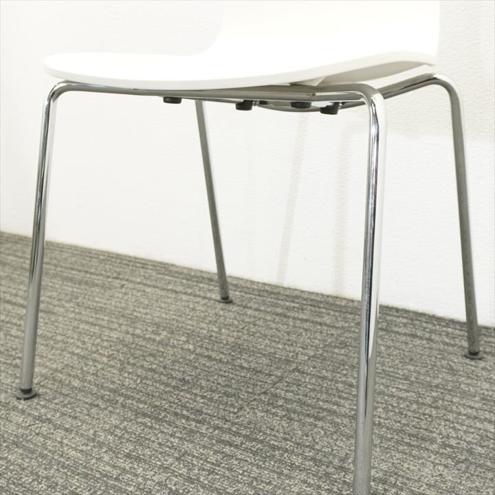 ヴィトラ ハルチューブ スタッキングチェア ホワイト- 中古オフィス