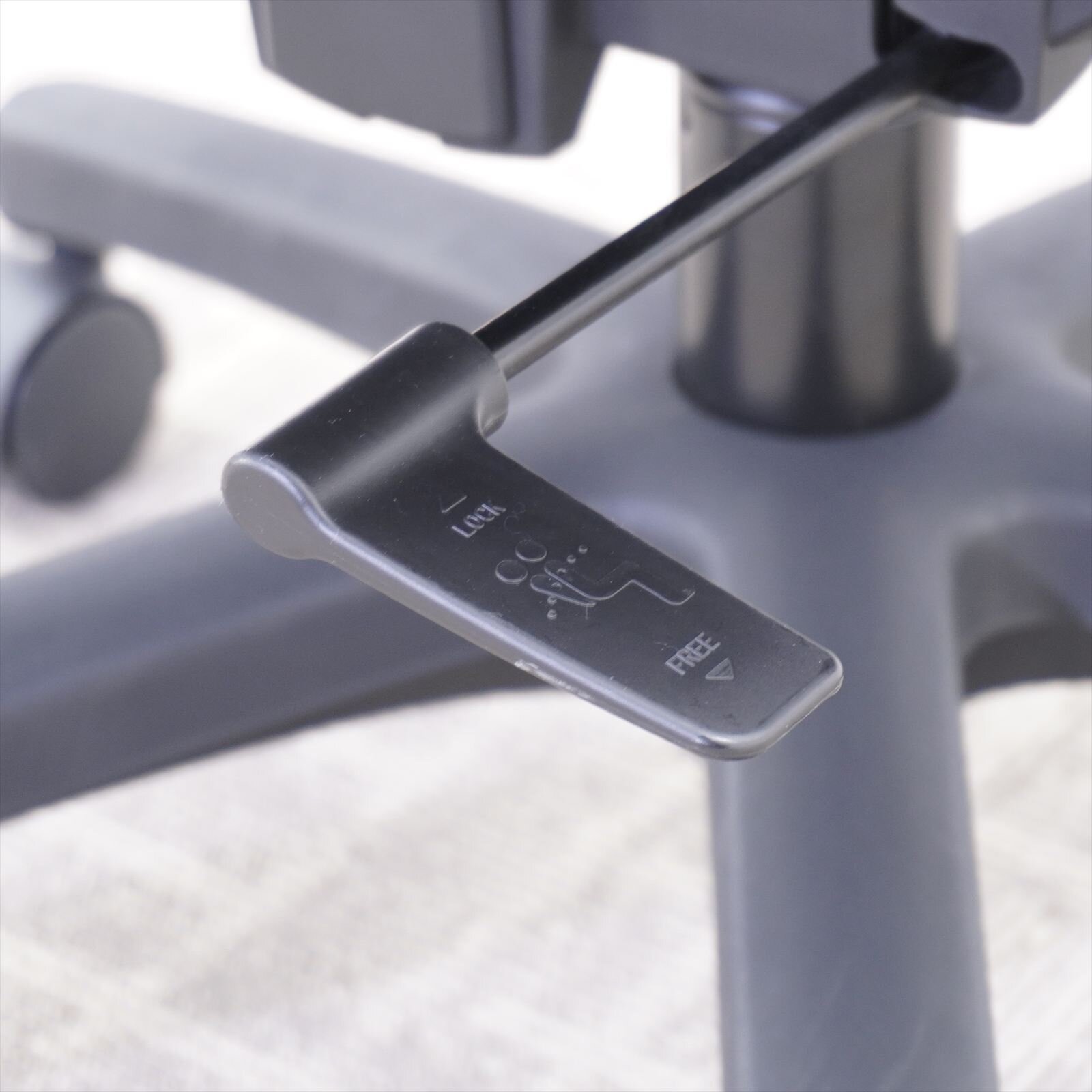 イトーキ トルテＲ ハイバック ネイビーブルー