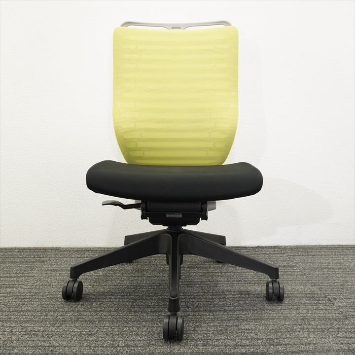 イトーキ エピオス ハイバック ハンガー付 ブライトモスグリーン/ブラック