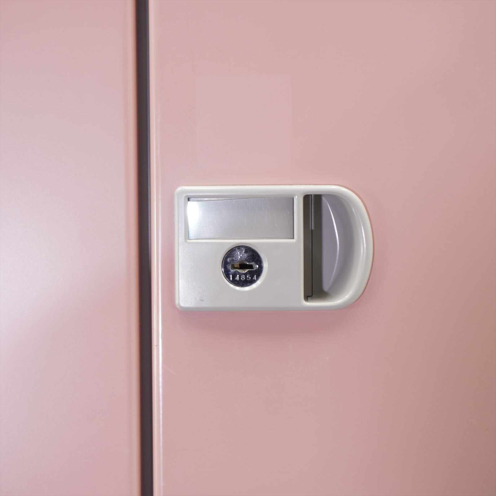 イトーキ ６人用ロッカー ピンク