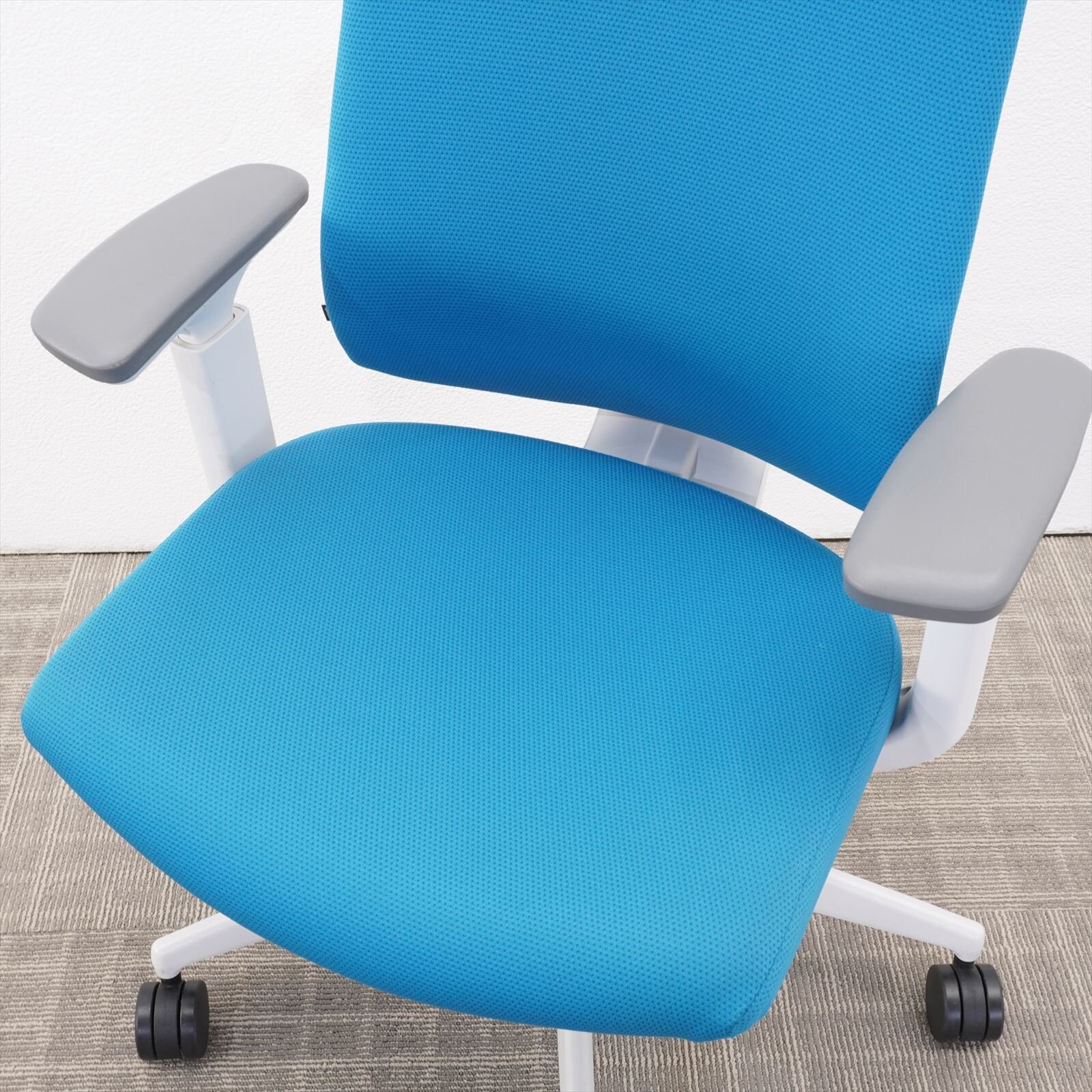 コクヨ ウィザード４ 可動肘 ハイバック ターコイズブルー