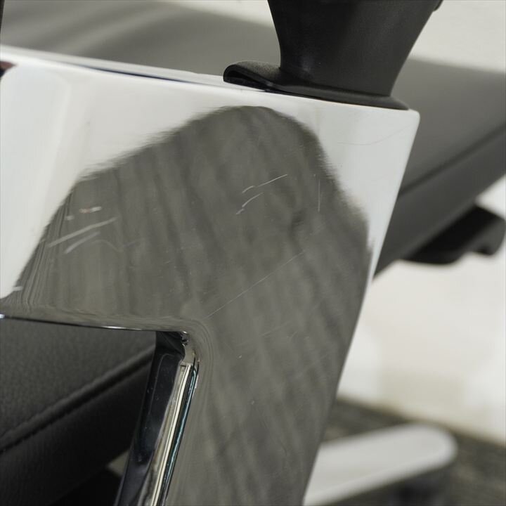 ウィルクハーン ＯＮ オン 可動肘 ハイバック 革 ブラック