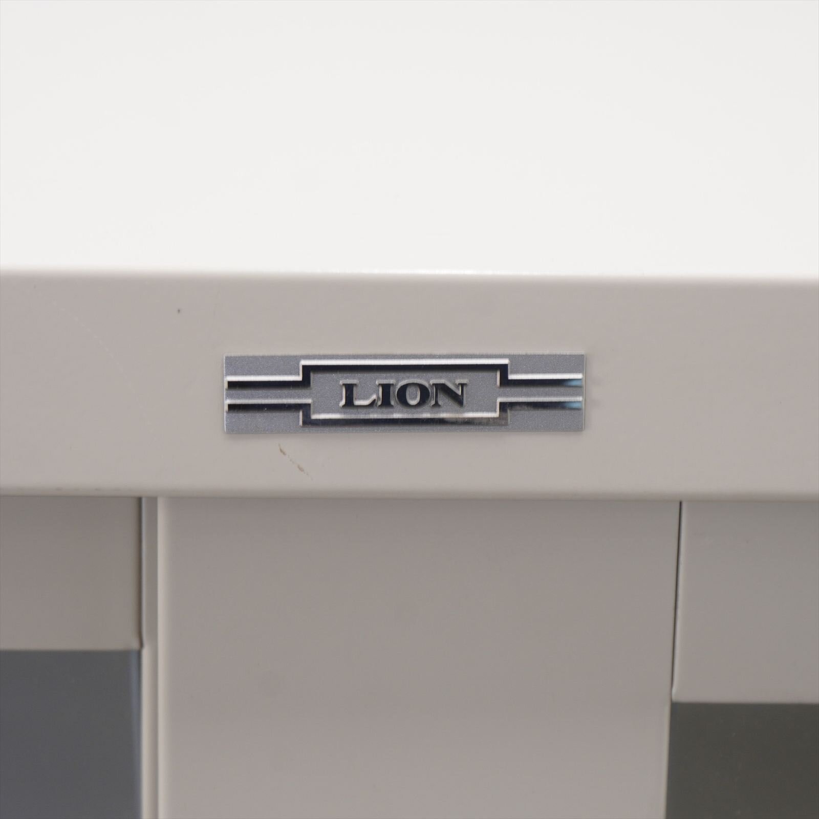 ライオン ガラス引戸書庫 W1200D400H880