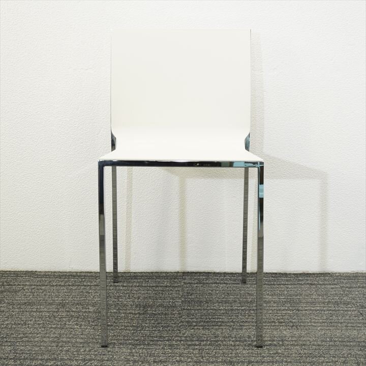 【カッシーナイクスシー取扱】LIVIT(リビット) ULTRA(ウルトラ) スタッキングチェア ホワイト 特価品