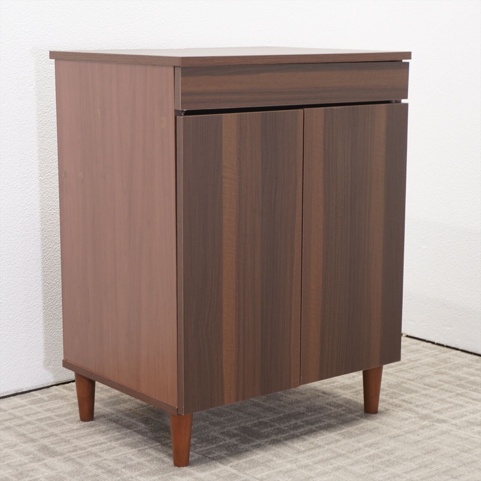 【自社便対応のみ】メーカー不明 木製キャビネット W600 D470 H800