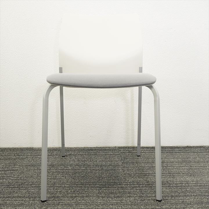 カッシーナ・イクスシー ロビン スタッキングチェアー ホワイト/グレー 特価品