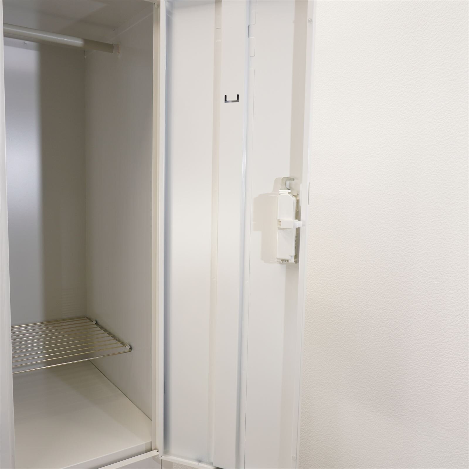 セイコー AKL 4人用ロッカー 2列2段  W608 D515 H1790 ホワイト