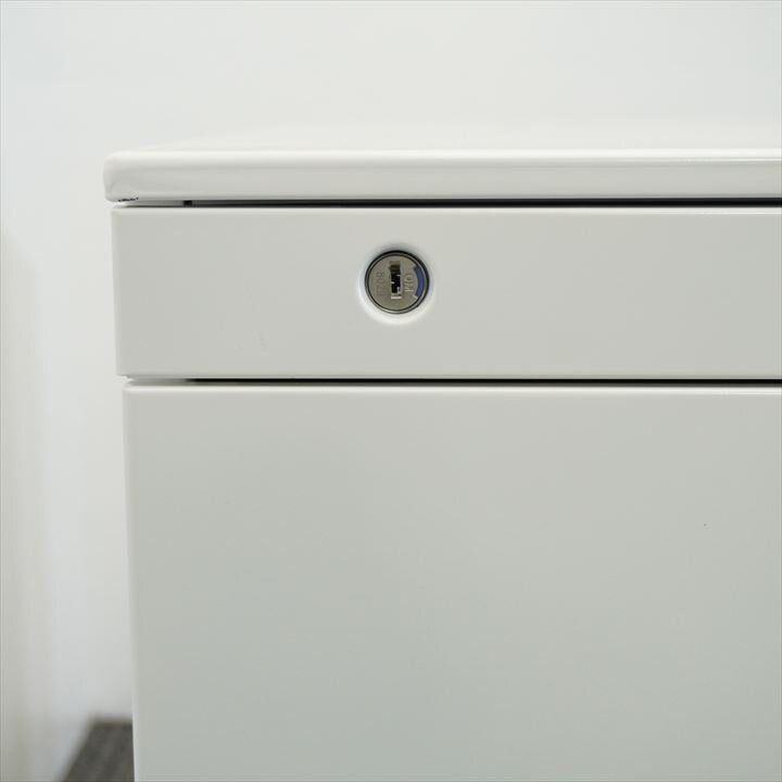 オカムラ プロユニット スリム３段ワゴン ロングタイプ サイド取手 前アジャスター H648