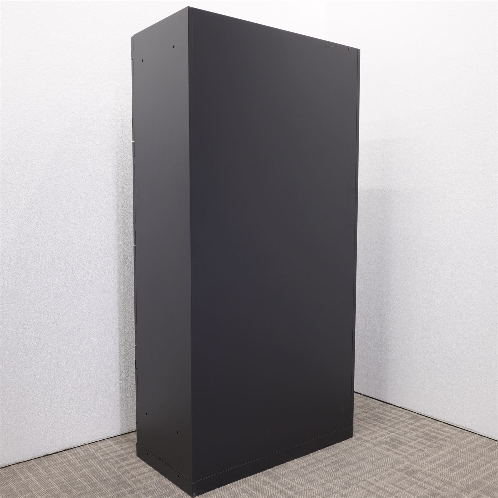 イトーキ エスキャビネット ダイヤル式8人用パーソナルロッカー H1790 ブラック 特価品