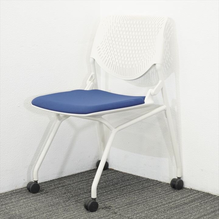 オカムラ ルナ ミーティングチェア ブルー