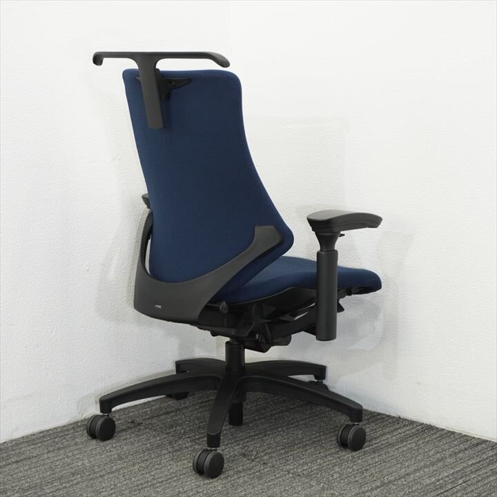 【2018年製】イトーキ エフチェア 可動肘 ハイバック クロスバック ハンガー付 ブラックシェル ネイビーブルー
