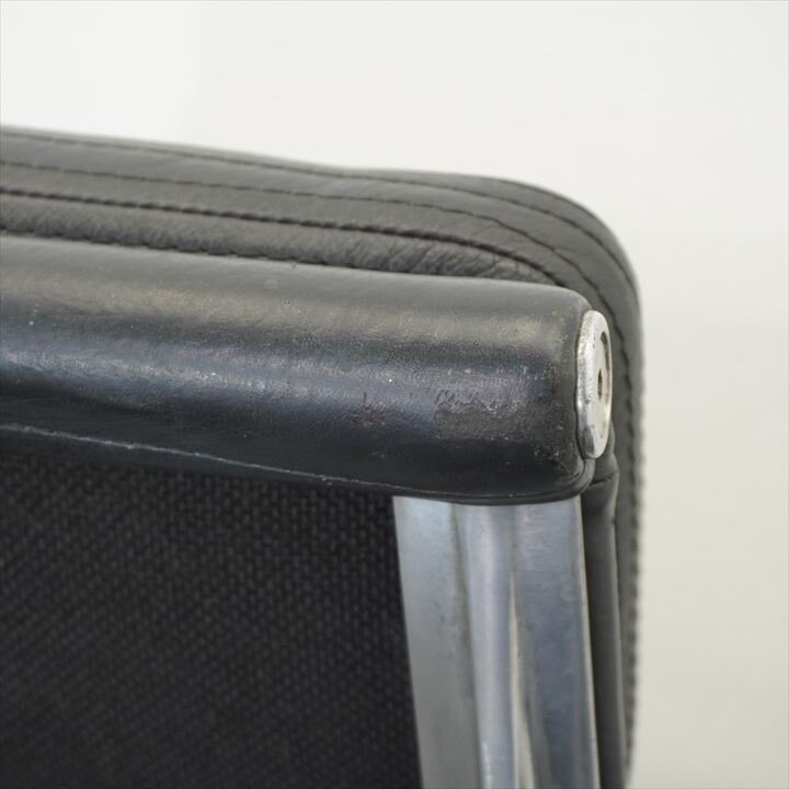 ハーマンミラー イームズ ソフトパッド エグゼクティブチェア 皮革 ブラック 特価品