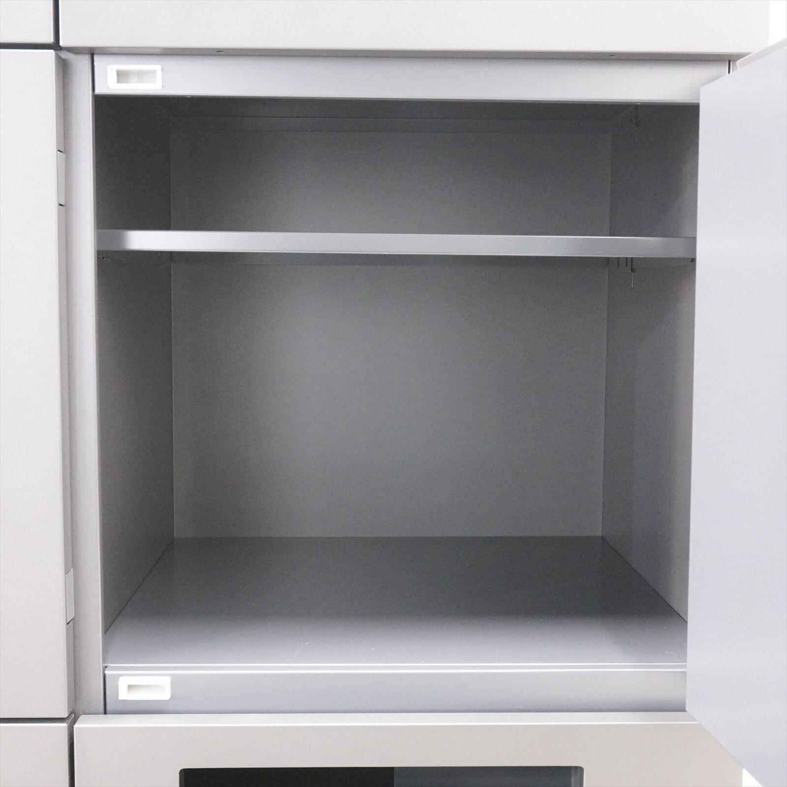 イトーキ エスキャビネット ダイヤル式8人用パーソナルロッカー H1790 ブラック 特価品