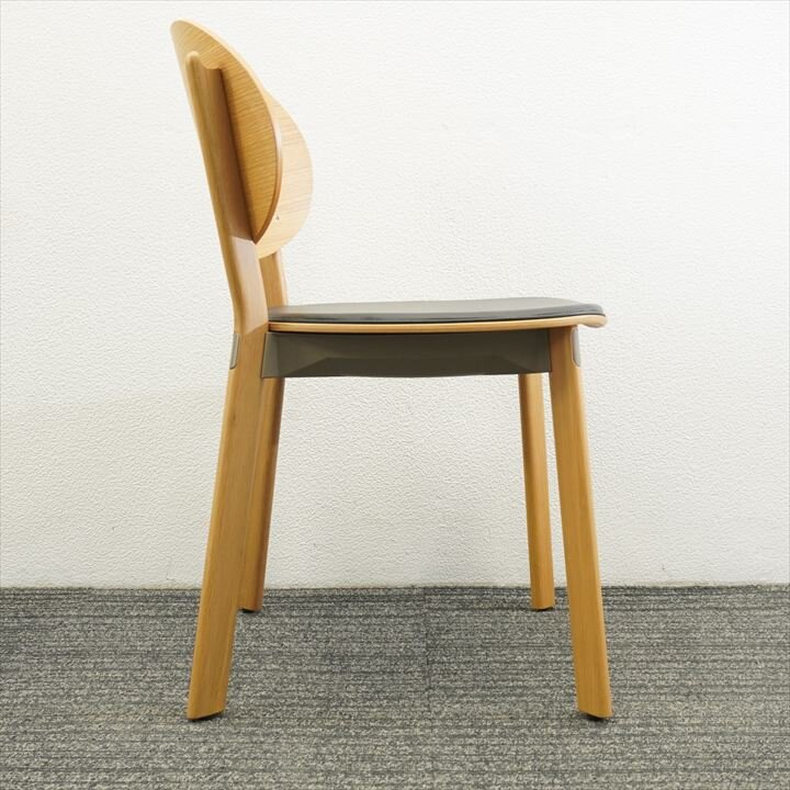 オカムラ ポート 木製チェア 座：ビニール／ブラック色