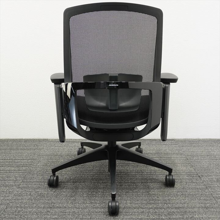 オカムラ フィノラ 可動肘 ブラック