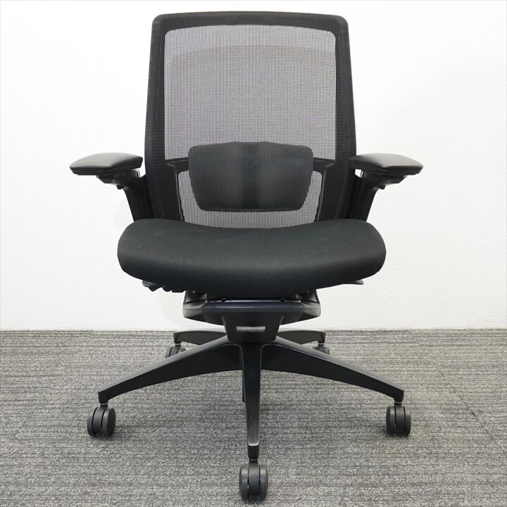 オカムラ フィノラ 可動肘 ブラック