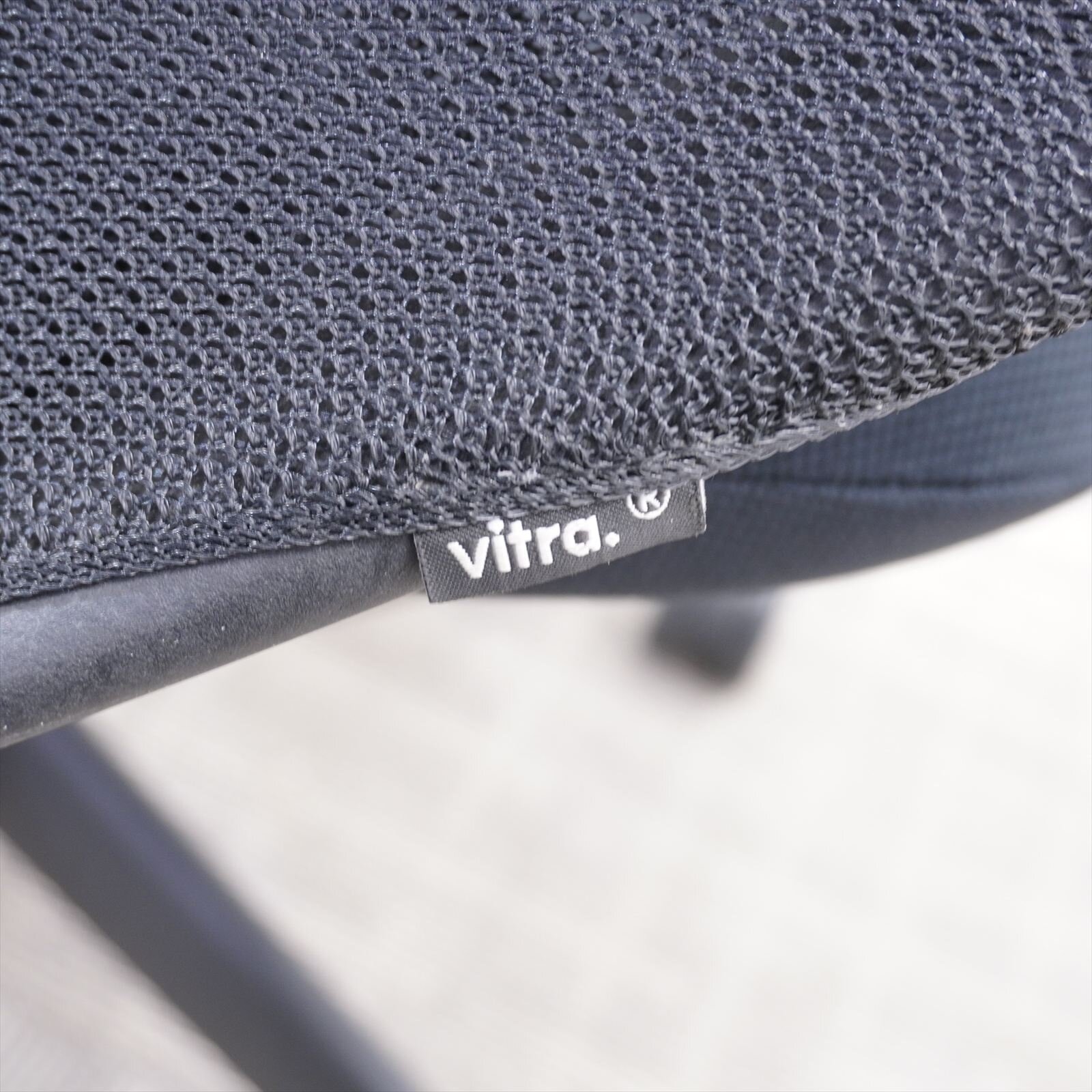 ヴィトラ メダプロ 可動肘 ハンガー付 ブラック