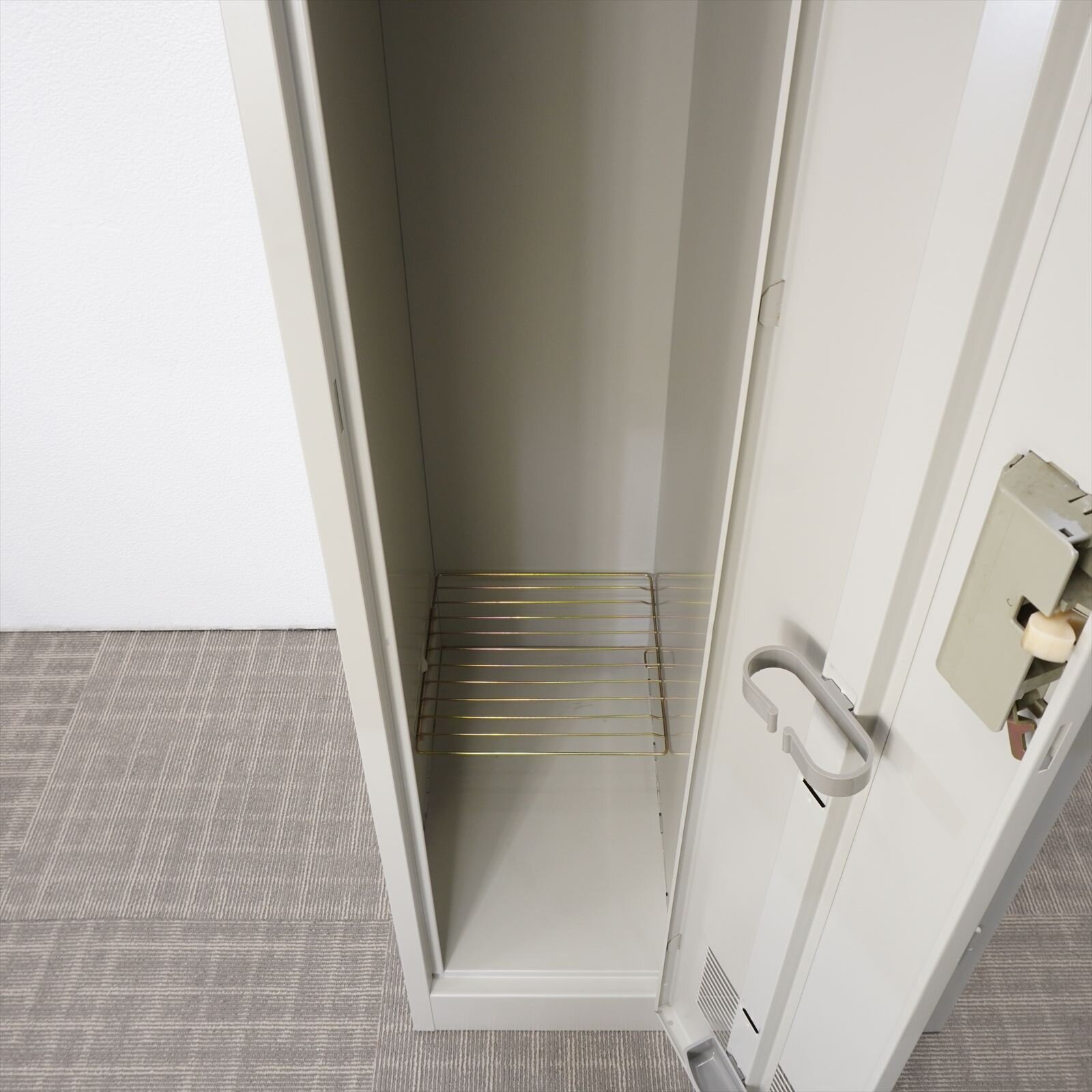 ナイキ ２人用ロッカー