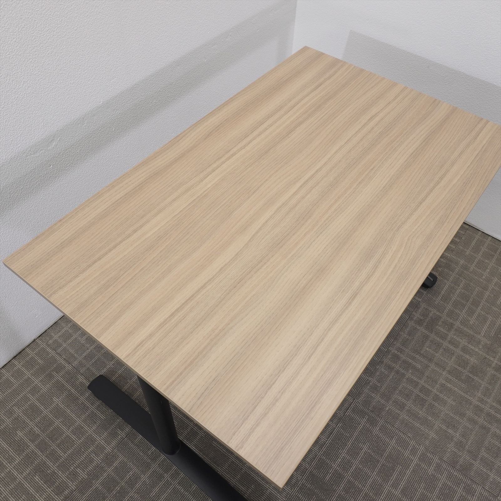 【2023年製】イトーキ ホバー ミーティングテーブル 1275 キャスター脚 アッシュドオークM