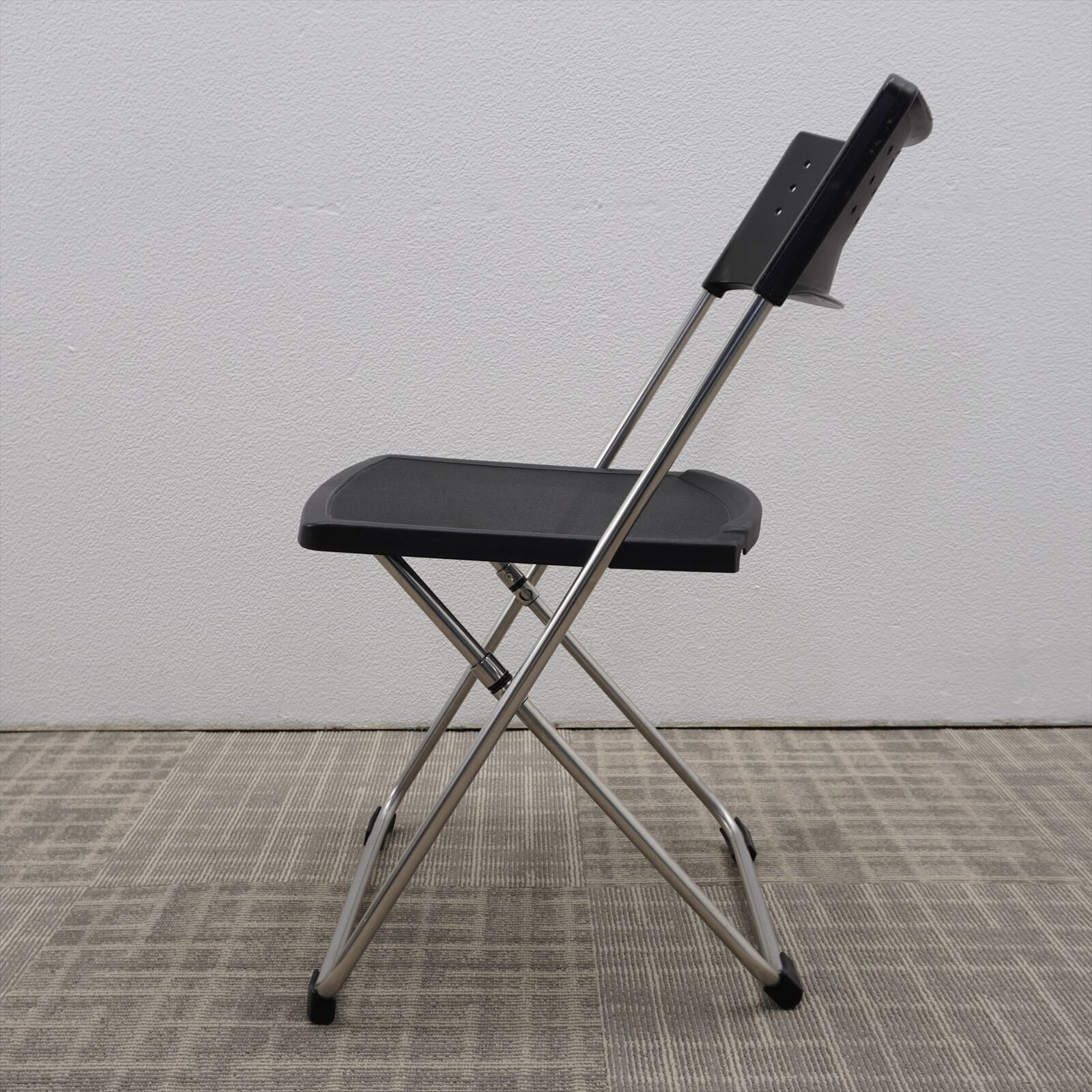 コクヨ パンタ 折畳椅子 ブラック 特価品