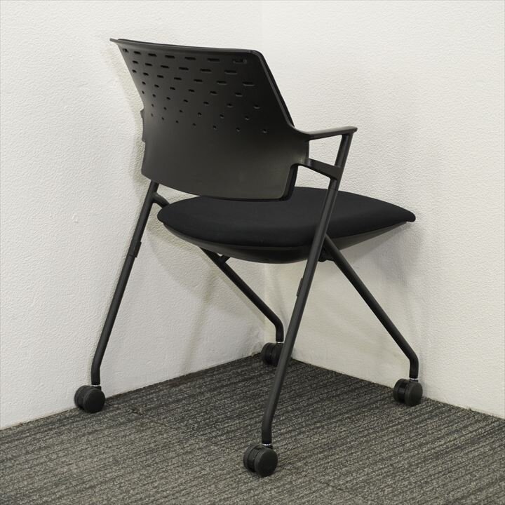 コクヨ ピエガ ミーティングチェアー 肘付 ブラック