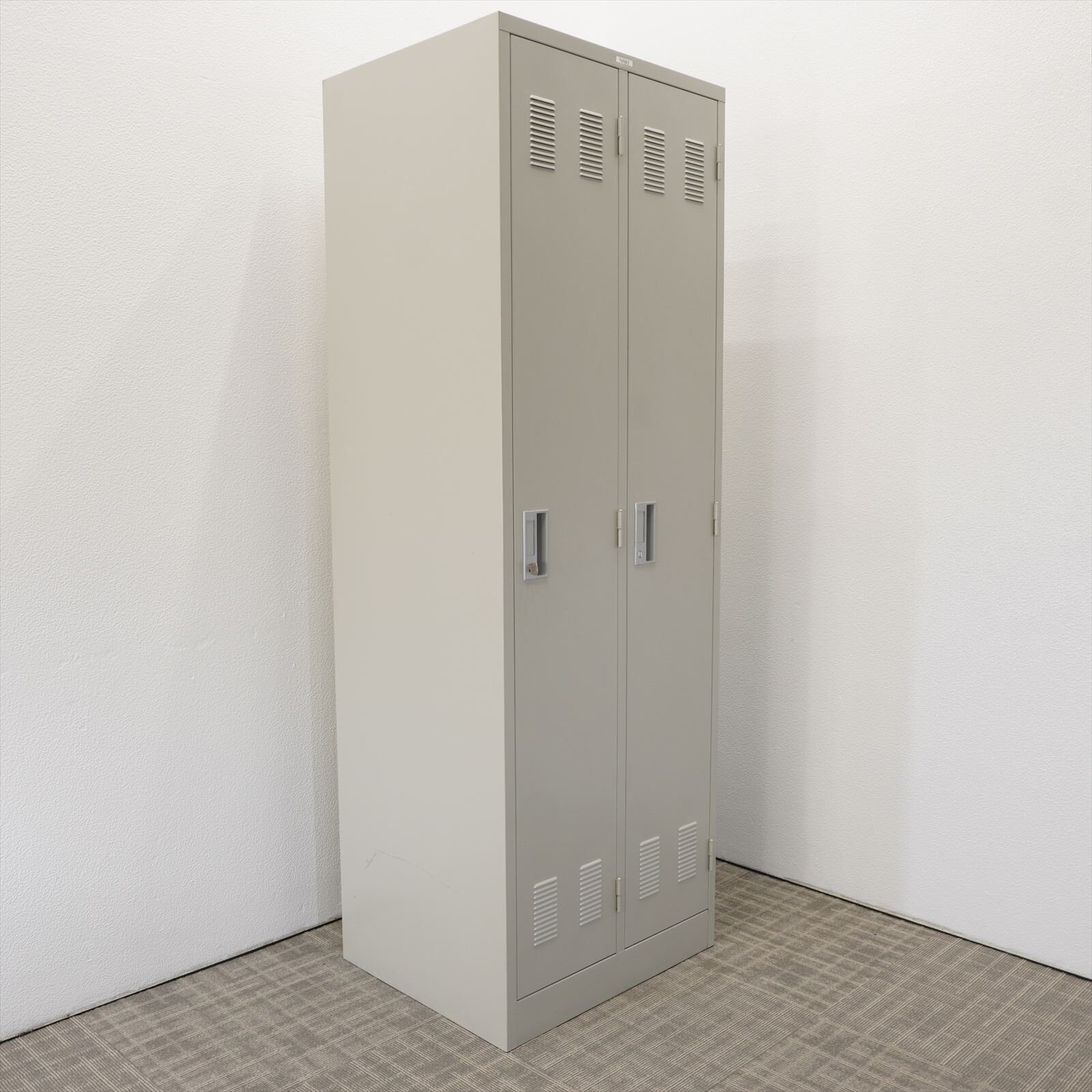 ナイキ ２人用ロッカー