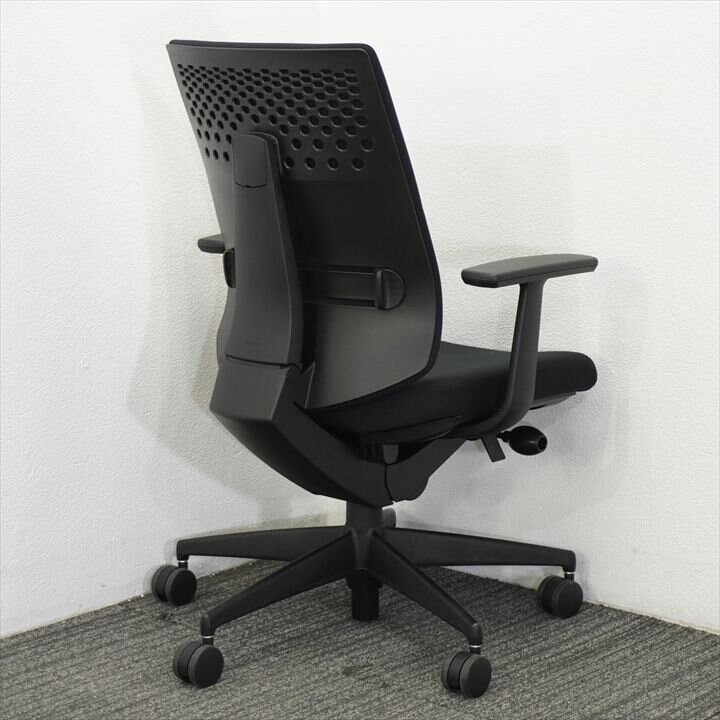 コクヨ ウィザード２ 固定肘 ハイバック ブラック