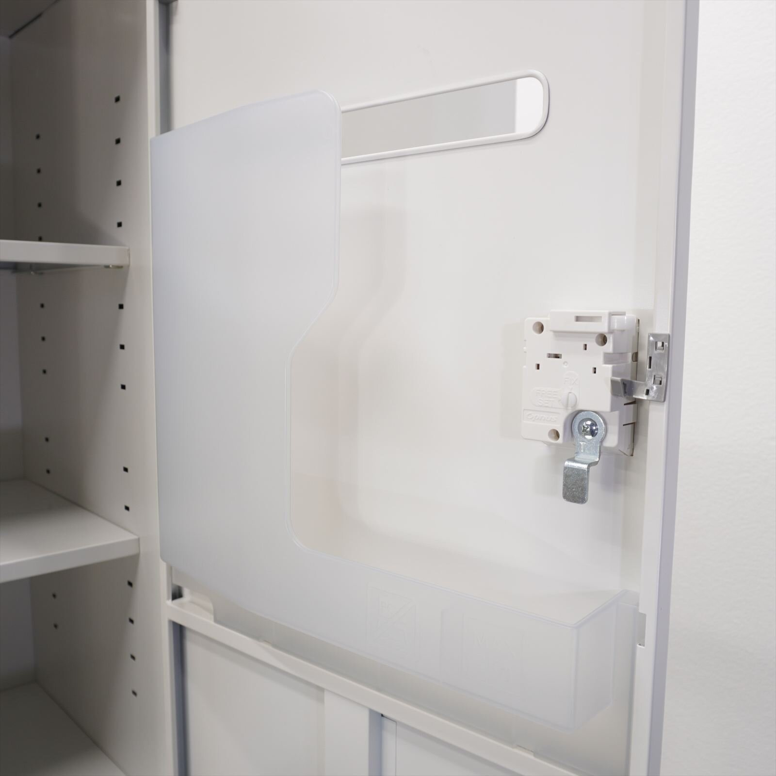 イトーキ M型 ダイヤル式4人用モバイルロッカー W900 D450 H1800