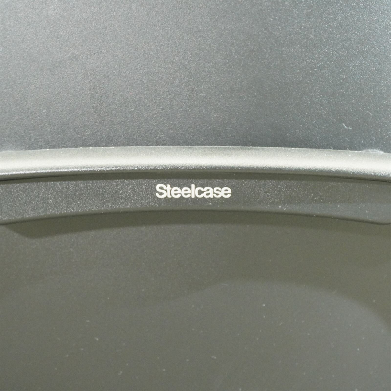 スチールケース リープ V2 APモデル 可動肘 グリーン／ブラック 特価品 