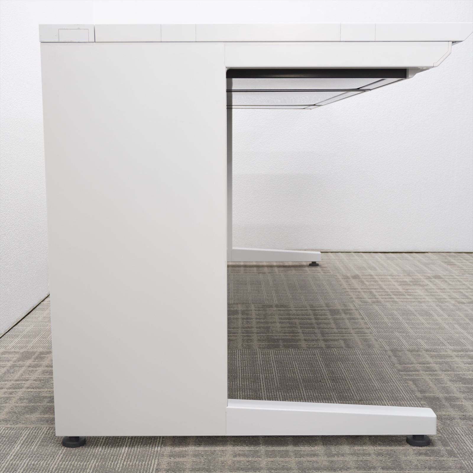 コクヨ ＩＳ 平机 187 H720 ホワイト 特価品