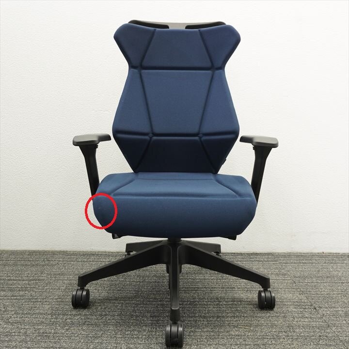 イトーキ フリップフラップ 可動肘 ハイバック ハンガー付 ネイビーブルー 特価品