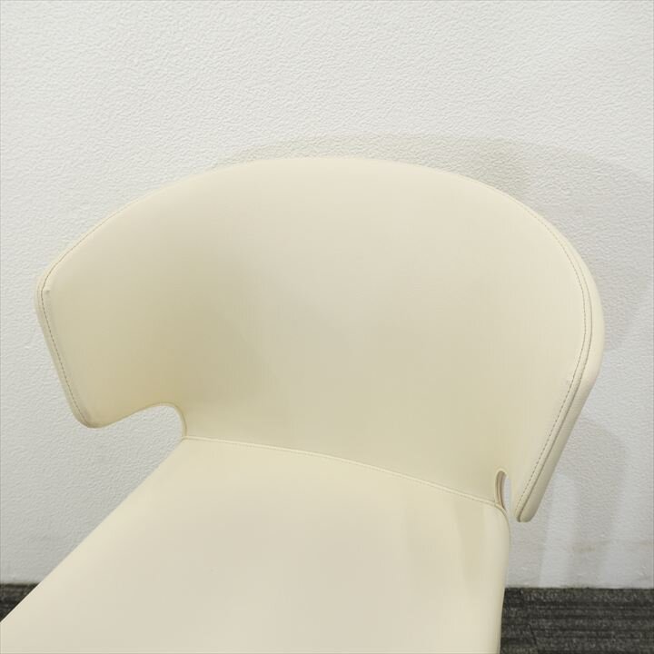 カッシーナ・イクスシー 367 HORA オラ アームチェアー アイボリー 革